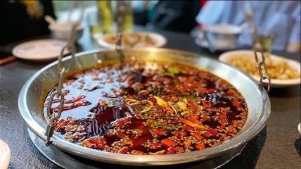 继火锅和小面后,江湖菜正成为重庆餐饮第三张名片?